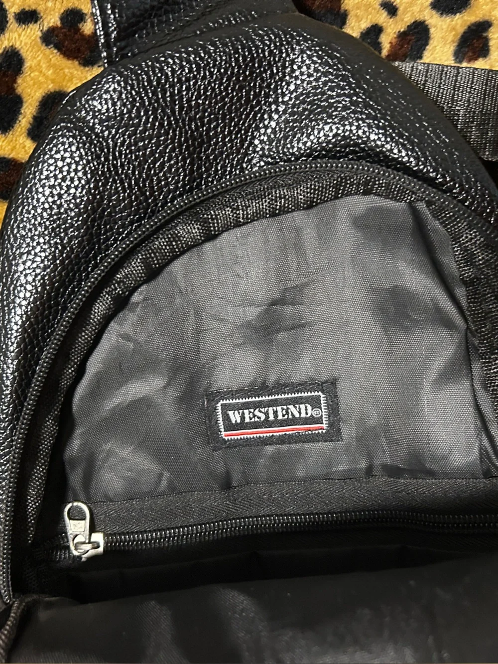 Black Leather-Textured Men’s Crossbody Bag with Tricolor Emblem
